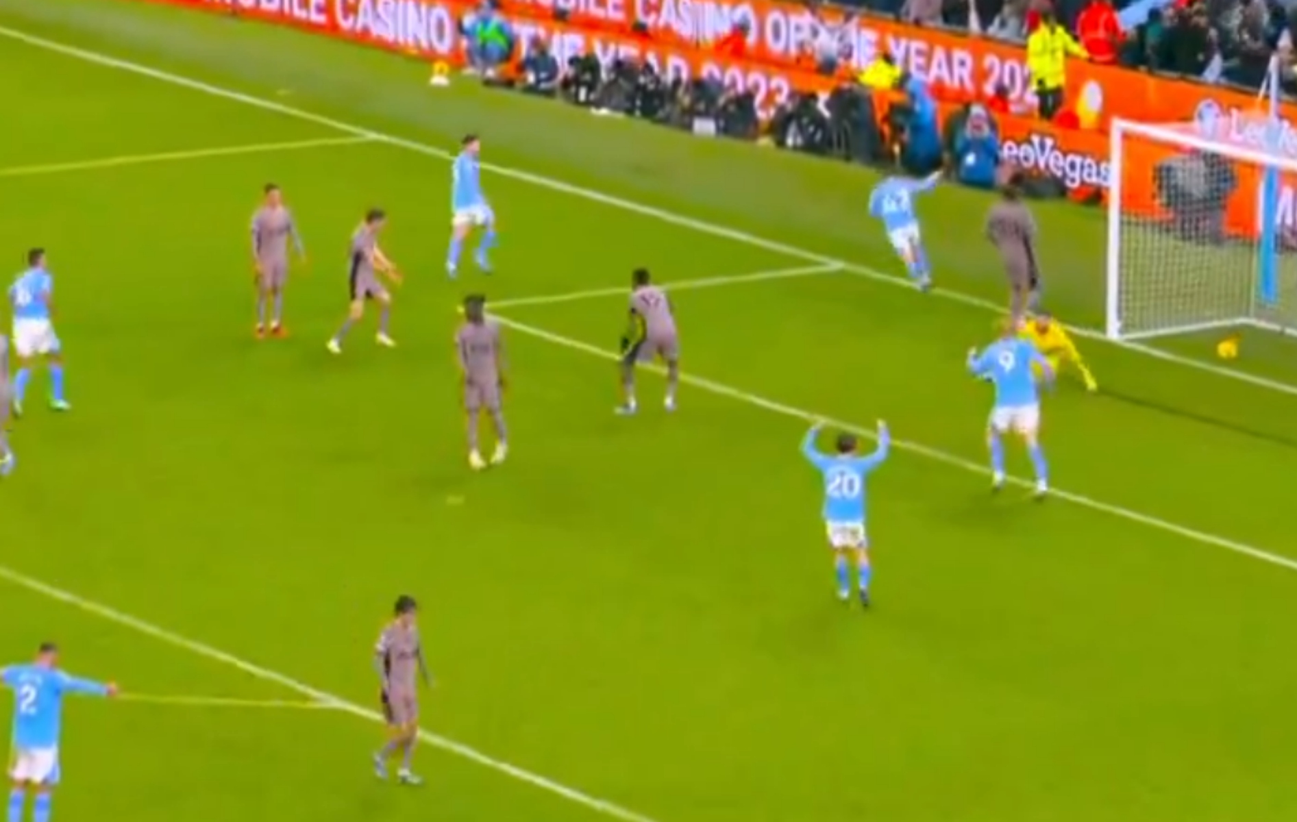 Η Σίτι… έκρυψε την μπάλα και ο Φόντεν την εμφάνισε στα δίχτυα της Τότεναμ! (vid)