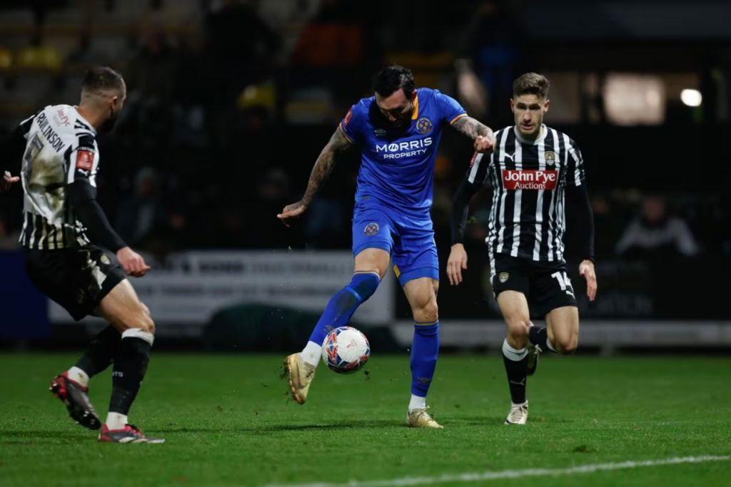 Η χειρότερη άμυνα του αιώνα: Τρία γκολ… κυριολεκτικά δώρο! (vid)