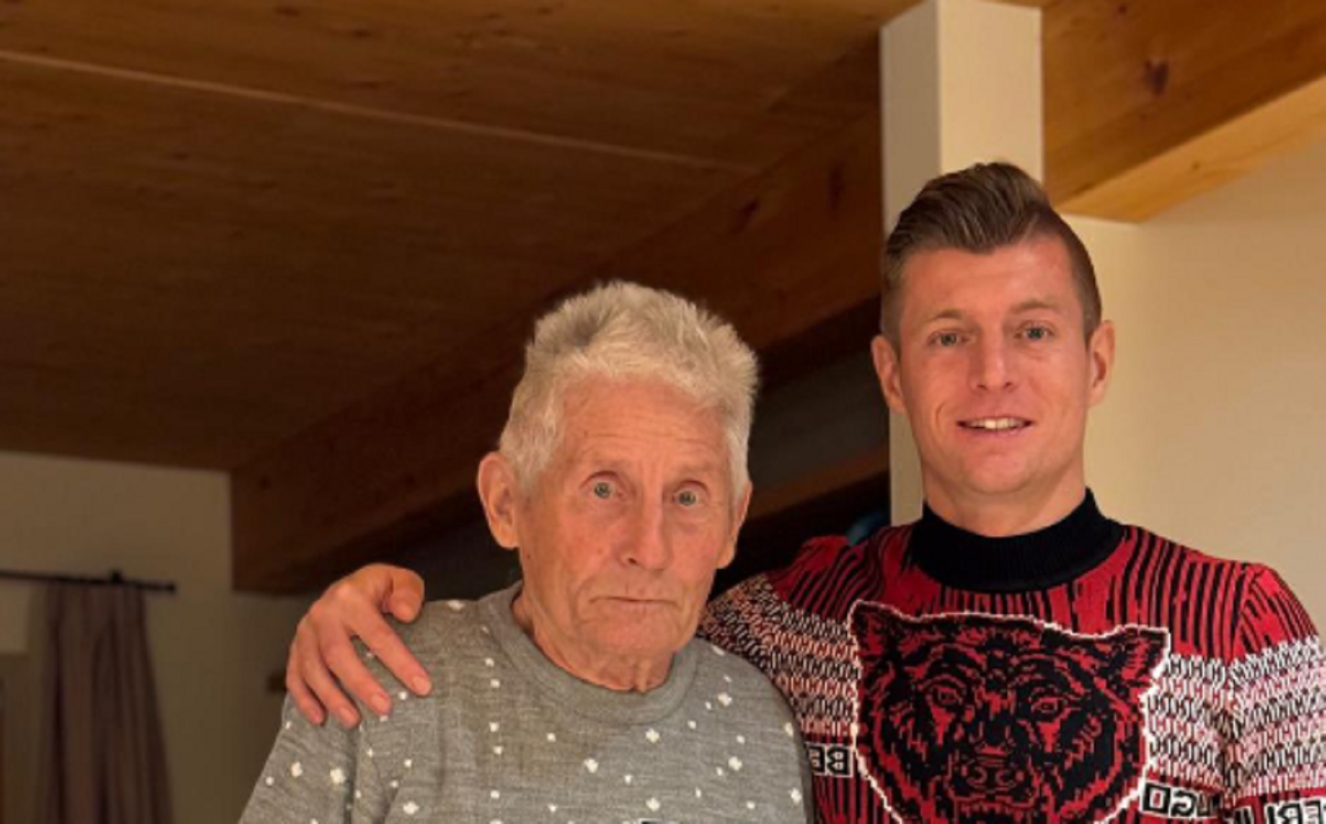 O παππούς του Κρόος φόρεσε το πιο τέλειο φούτερ της Ρεάλ Μαδρίτης (pic)