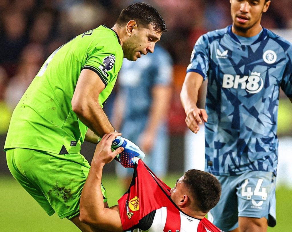 Μην μπλέκεις με τον Μαρτίνεζ – Ο Αργεντινός… αφήνιασε στο τεράστιο διπλό την Βίλα (vid