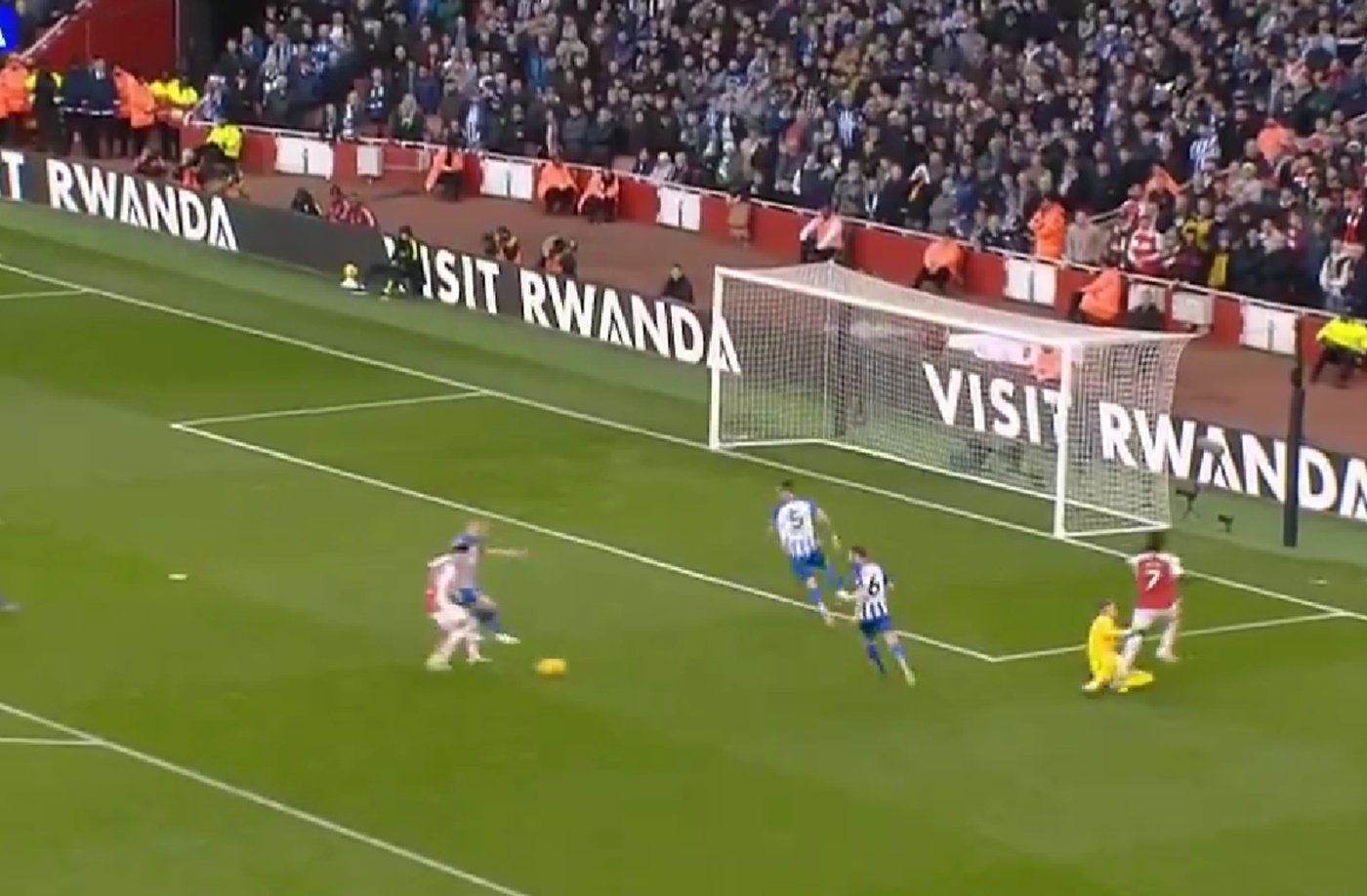 Άρσεναλ – Μπράιτον: Το ‘χασε με σχεδόν κενή εστία ο Μαρτινέλι! (vid)