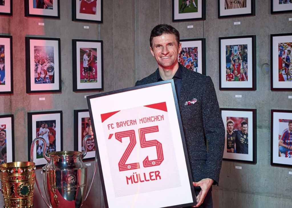 ΕΠΙΣΗΜΟ: Μίλερ, ο… έρωτας δεν κρύβεται – Για πάντα στο Μόναχο! (pic)