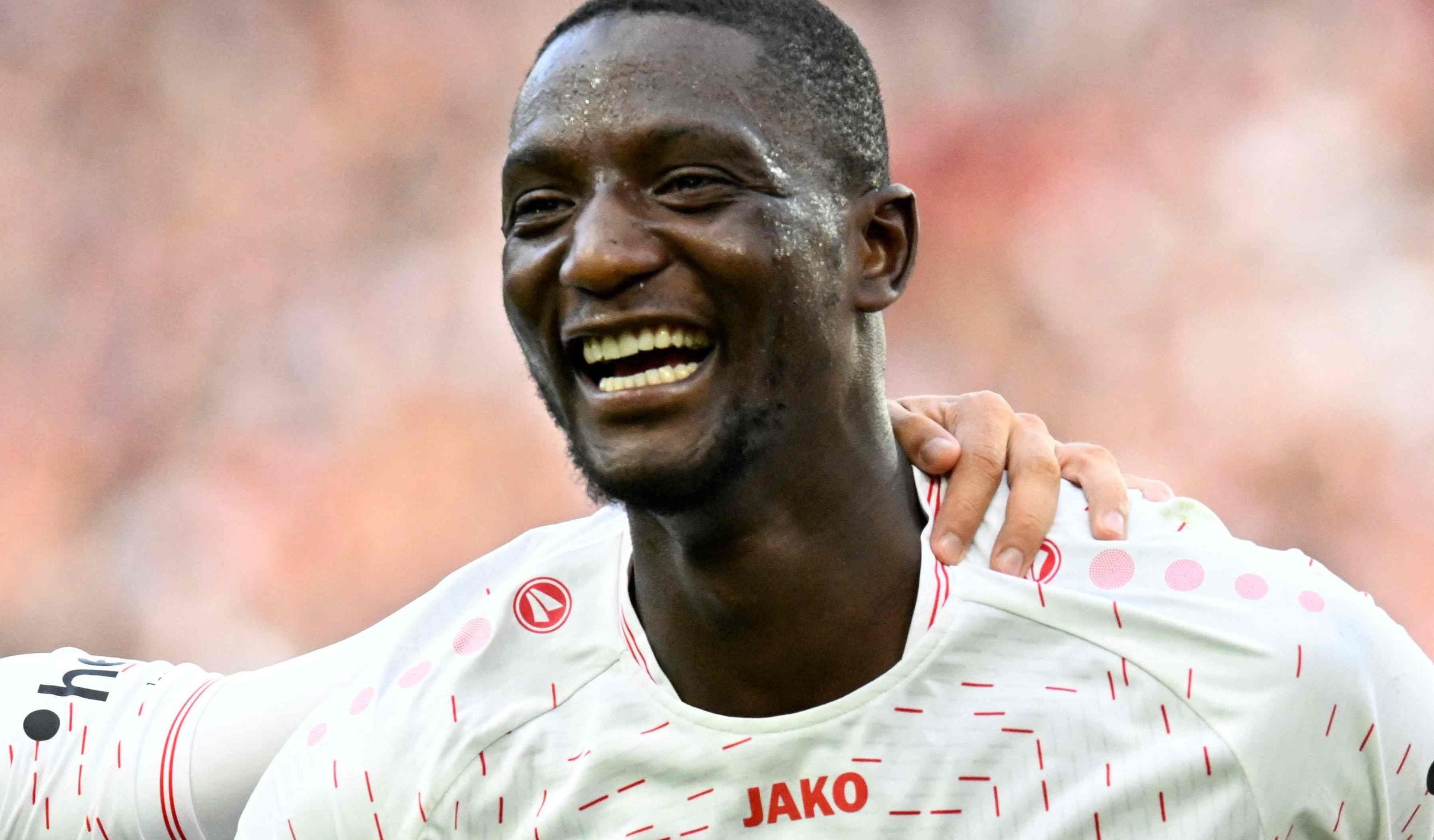 Χαμός στην Premier League με το «διαμάντι» της Στουτγκάρδης!