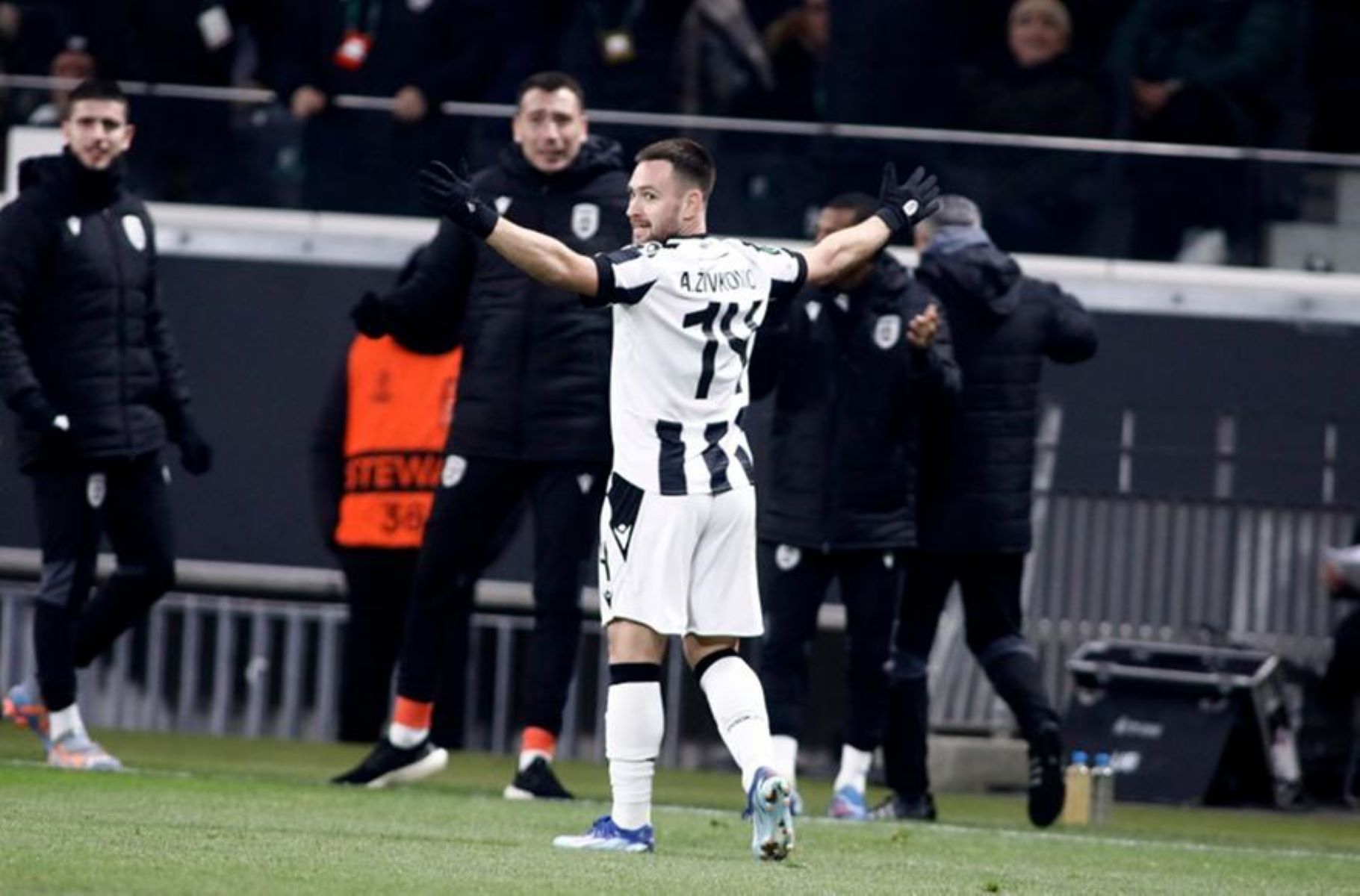 Αντρίγια Ζίβκοβιτς: Ο Σέρβος με το… αγγελικό πρόσωπο που «σκότωσε» την Άιντραχτ (vid)