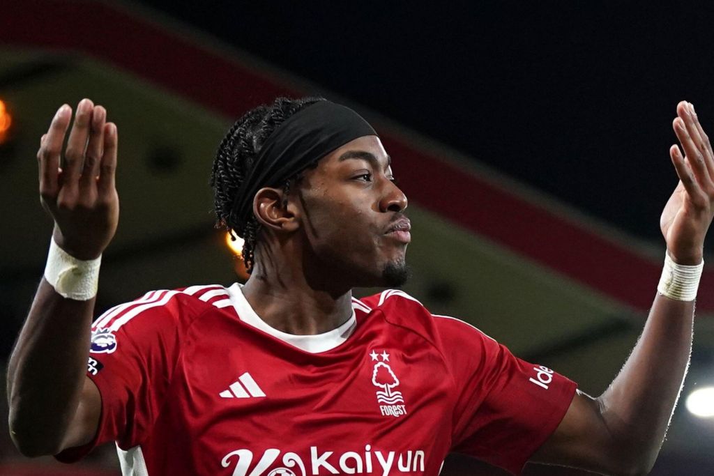 Ο Ελάνγκα είναι… καλύτερος από την Γιουνάιτεντ και το απολαμβάνει! (stat)