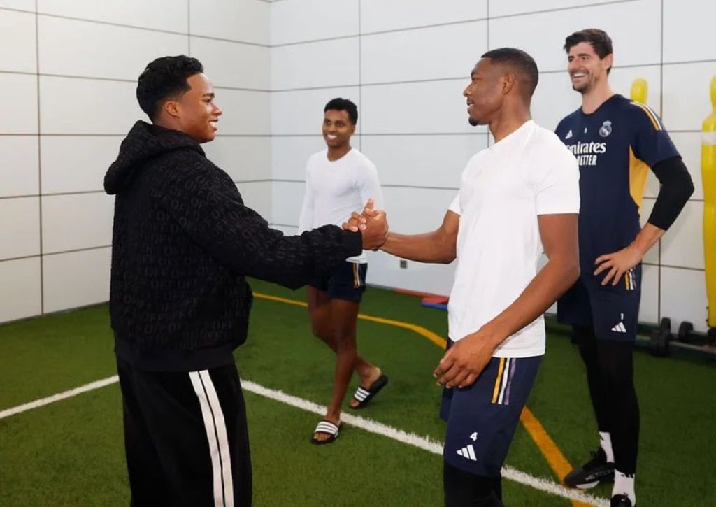 Η Ρεάλ είναι οικογένεια – Θερμή υποδοχή στον Έντρικ και… ατάκα από τον Μπέλινγκχαμ! (vid)