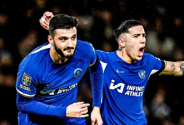 Ο Ποτσετίνο και η Τσέλσι φουλάρουν για την πρώτη κούπα της χρονιάς!