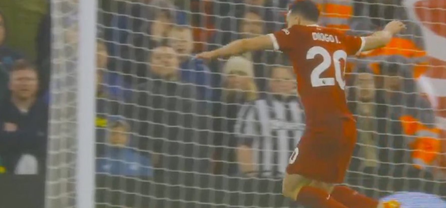 Άγριο «κράξιμο» από τους Άγγλους στον Ζότα: «Ξεφτίλα… Έπεσε αντί να σκοράρει» (pic)