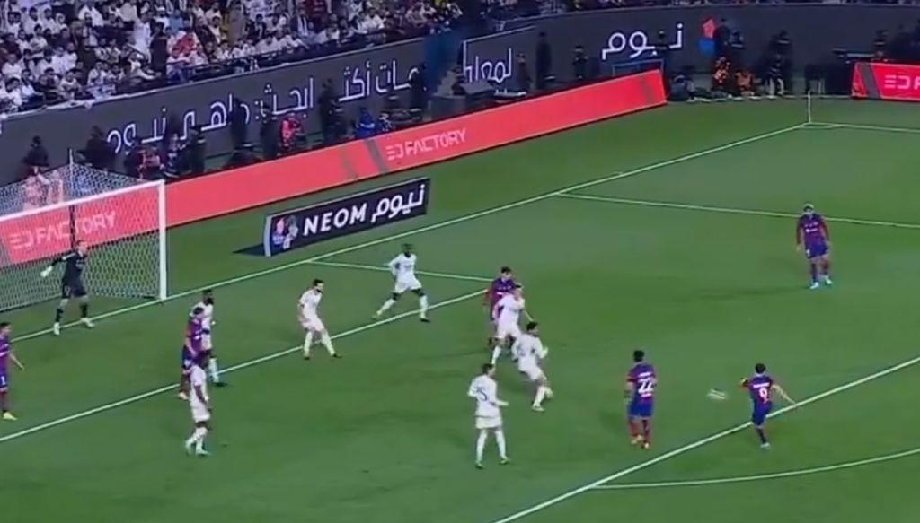 Ξερή «οβίδα» του Λεβαντόφσκι – Τίναξε το τέρμα της Ρεάλ (vid)