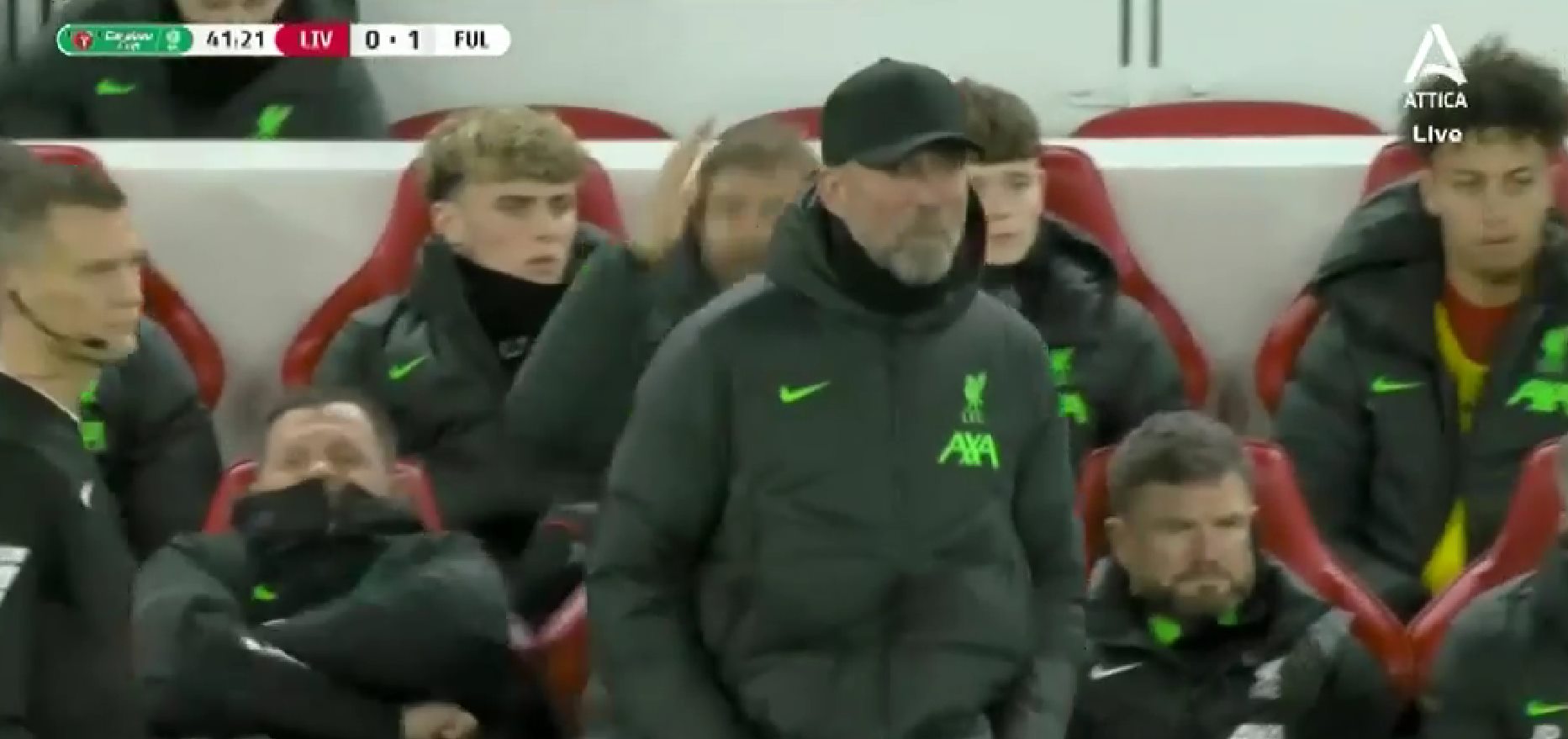 Πολλά νεύρα από Κλοπ για τον διαιτητή: «Τι δίνεις ρε μπ@στ@ρδε;» (vids)