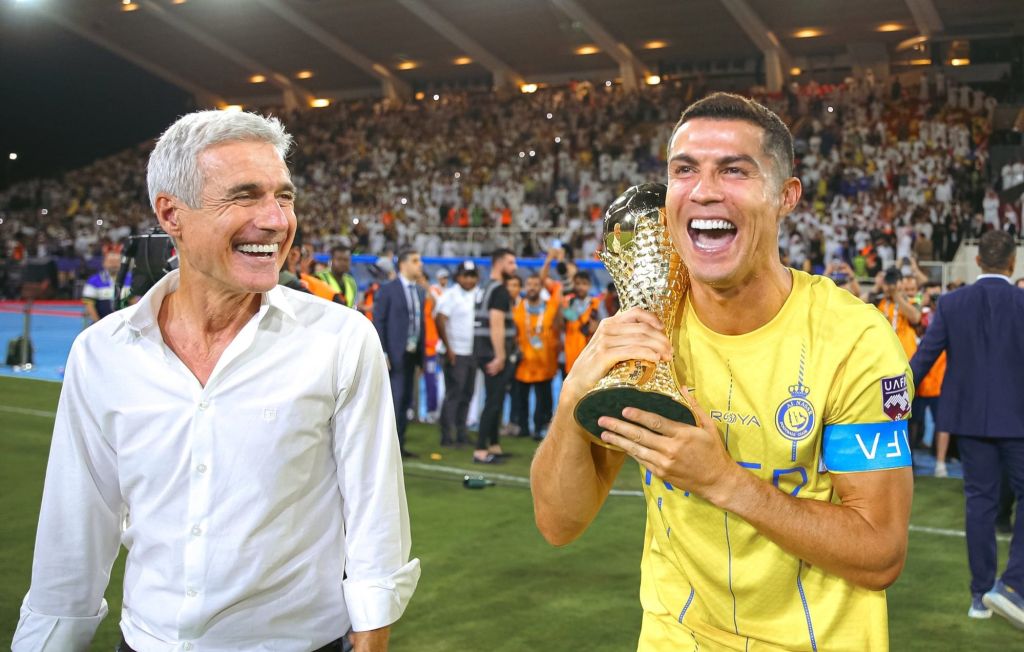 Από τον… καναπέ θα δει το φιλικό με την ομάδα του Μέσι ο Κριστιάνο!