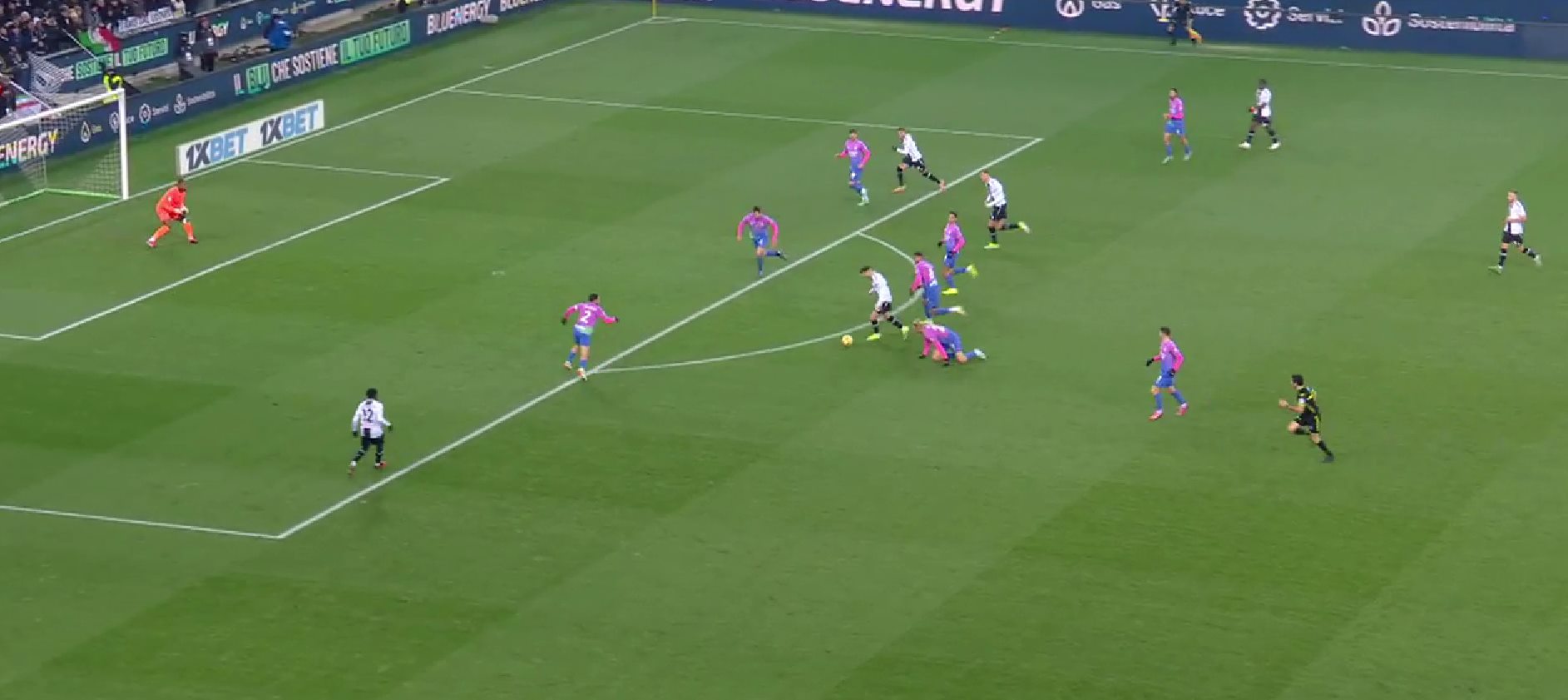 Η ταλεντάρα της Ουντινέζε έκανε άνω- κάτω την άμυνα της Μίλαν και ισοφάρισε! (vid)