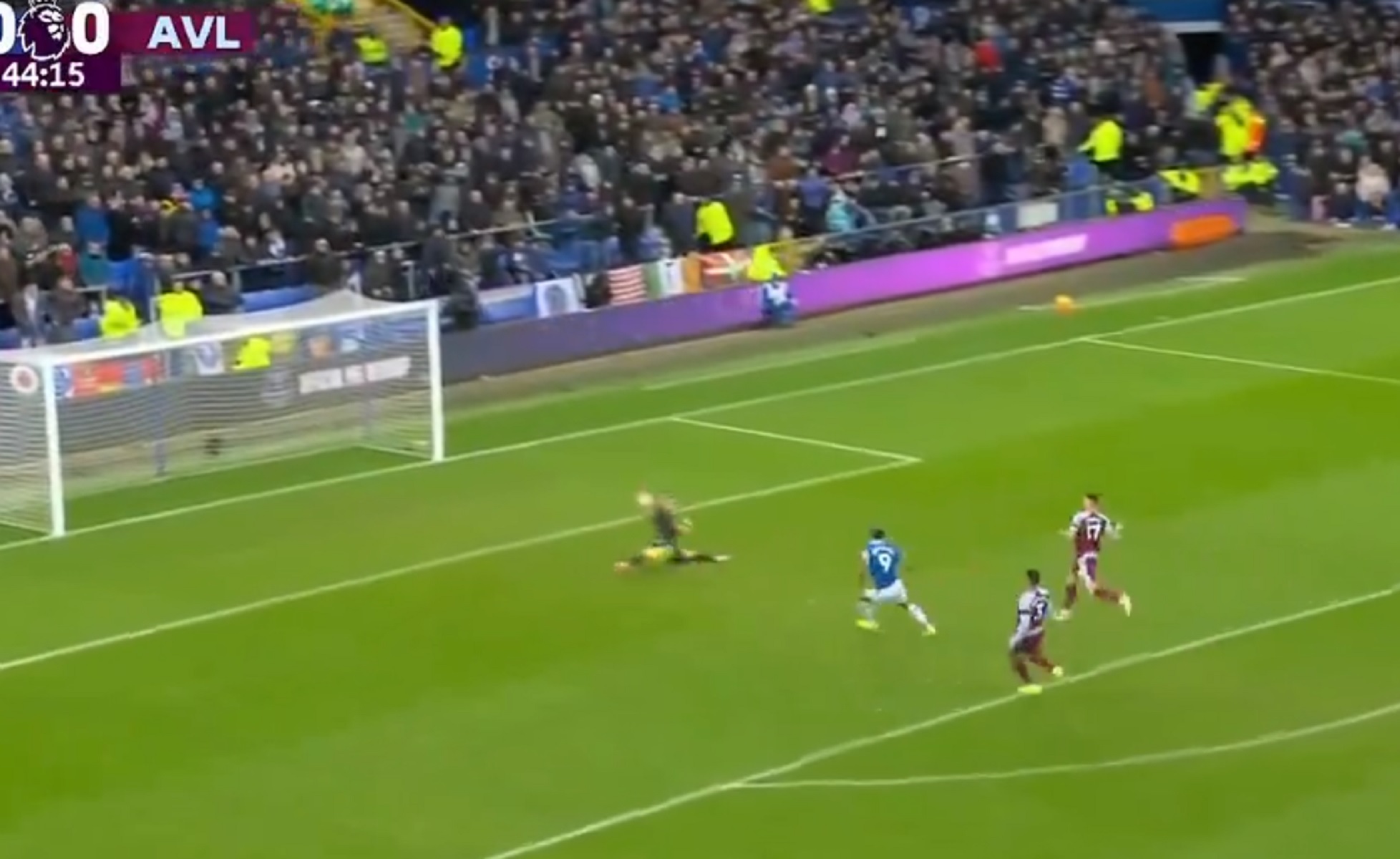 Εμιλιάνο Μαρτίνεζ: Ένας από τους λόγους που η Βίλα… πετάει (vid)