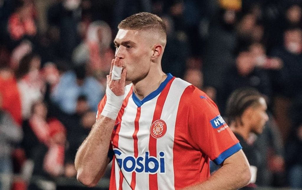 Η Χιρόνα στέλνει… φιλάκια από την κορυφή! (vid)