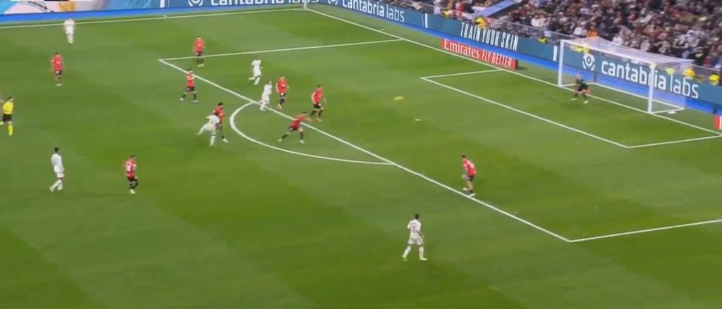 Βινίσιους, είσαι μεγάλη ΑΛΗΤΡΑ: Παραλίγο να βάλει το γκολ της ζωής του! (vid)