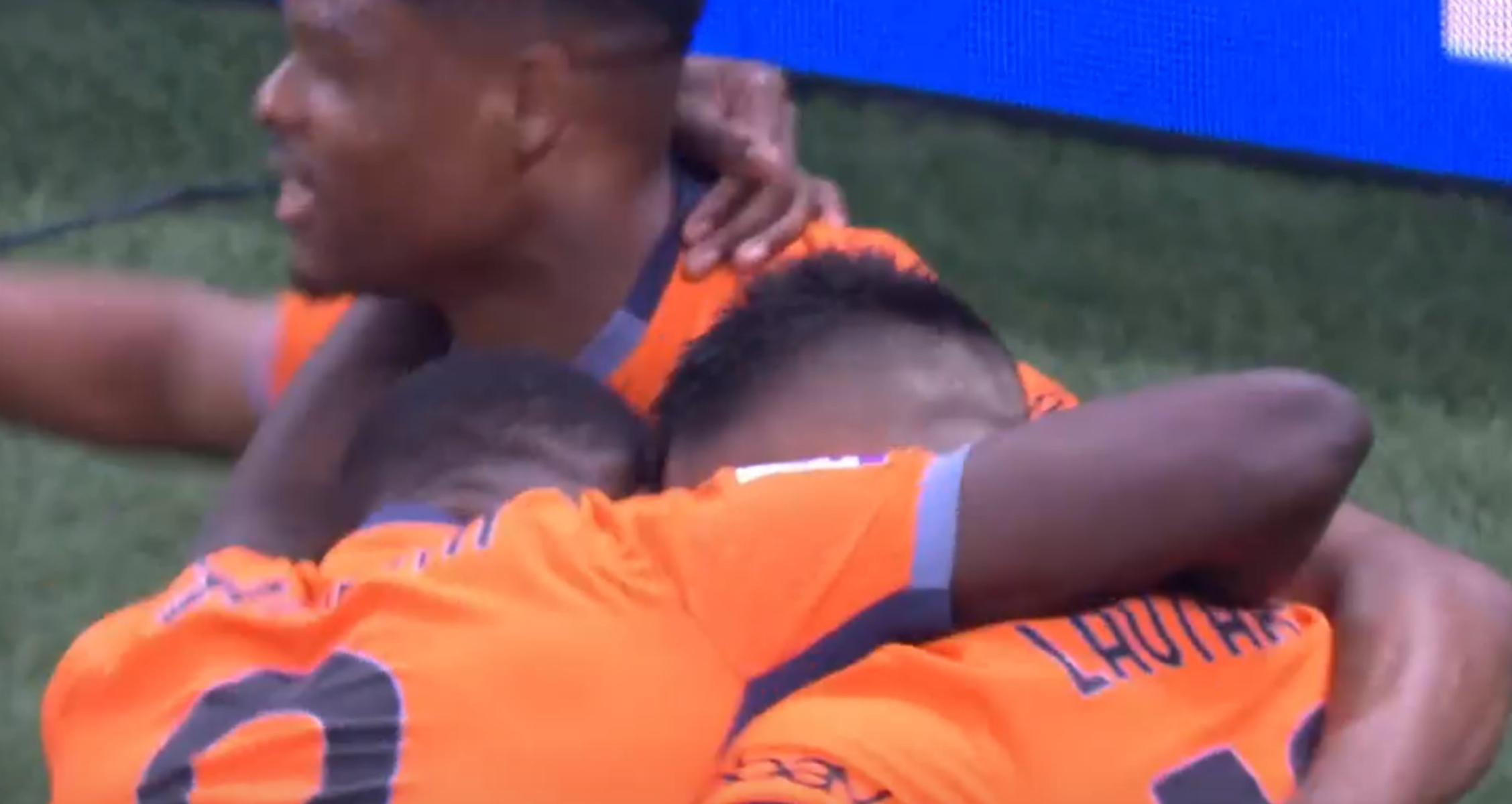 Πετάει… φωτιές η Ίντερ – «Τρίμπαλο» στη Σαλερνιτάνα από το ημίχρονο! (vids)