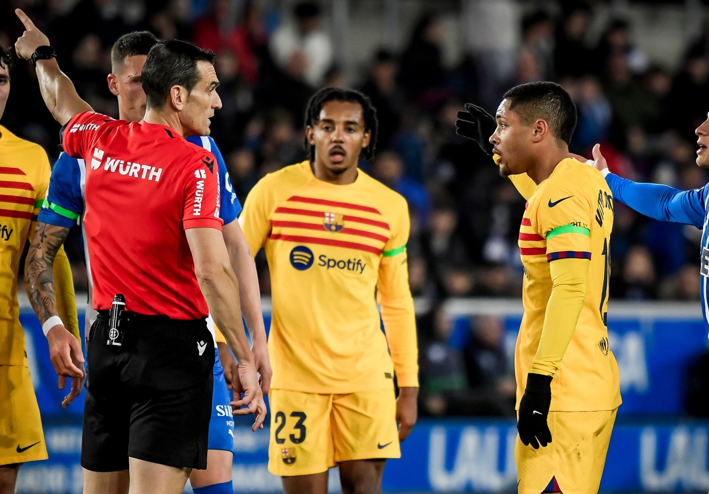 Ακραίος Βίτορ Ρόκε, μέσα σε 13′ γκολ κι αποβολή (αυστηρή) με δύο κίτρινες! (pics/vid)