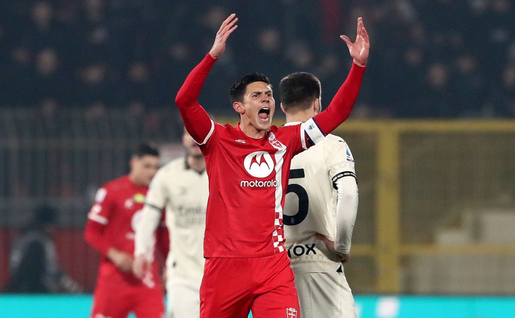 Η Μόντσα με δυο γκολ στο ημίχρονο σοκάρει τη Μίλαν! (vids)