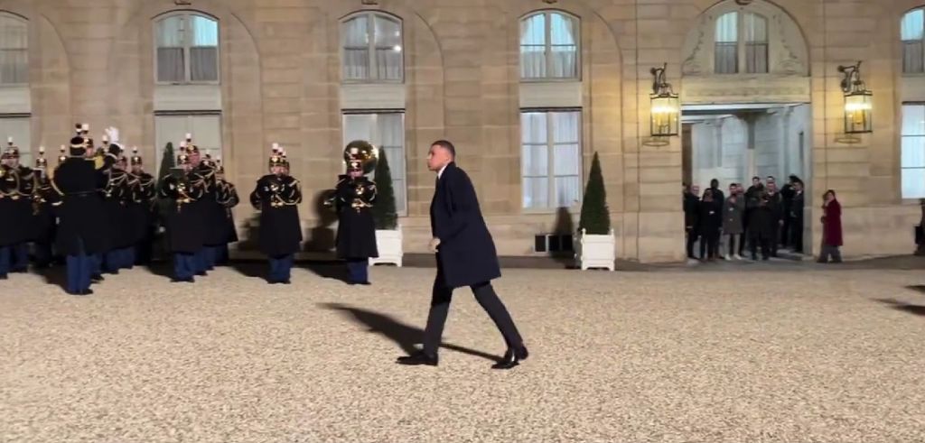 Πρόεδρος… Κιλιάν Μπαπέ: Στο Μέγαρο με τον Μακρόν! (vid)