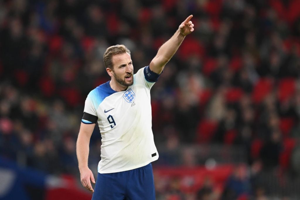 Πληρωμένη απάντηση στον Λίνεκερ – Ειρωνεία και σπόντες του Κέιν!