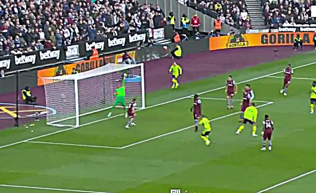 Γουέστ Χαμ – Άρσεναλ: ΑΔΙΑΝΟΗΤΗ απόκρουση του Αρεολά, δεν το πίστευε ο Τροσάρ! (vid)