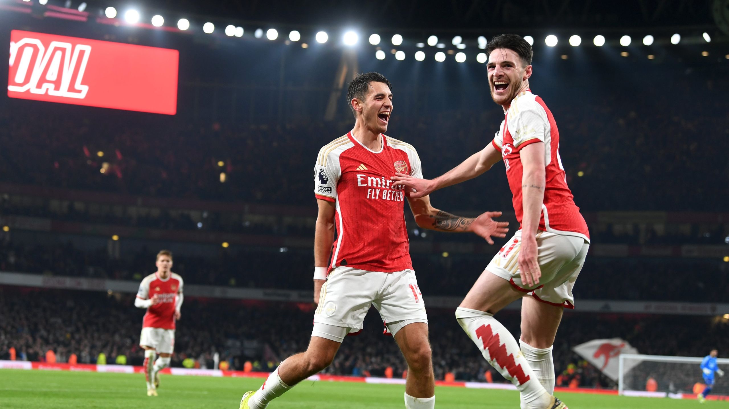 Από κανόνια σε… πυρηνικά όπλα: Ακόμη μία νίκη της Άρσεναλ με πολλά γκολ! (vid)