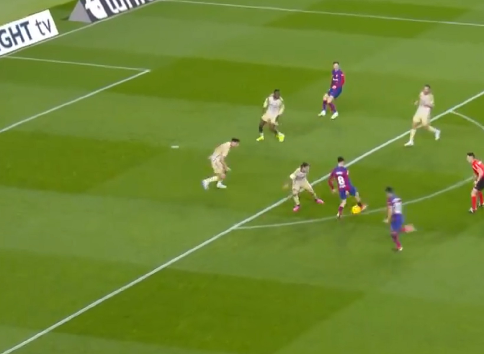 Θύμισε… παλιά Μπαρτσελόνα – Ο Χόνγκλα της στέρησε ένα μαγικό γκολ (vid)