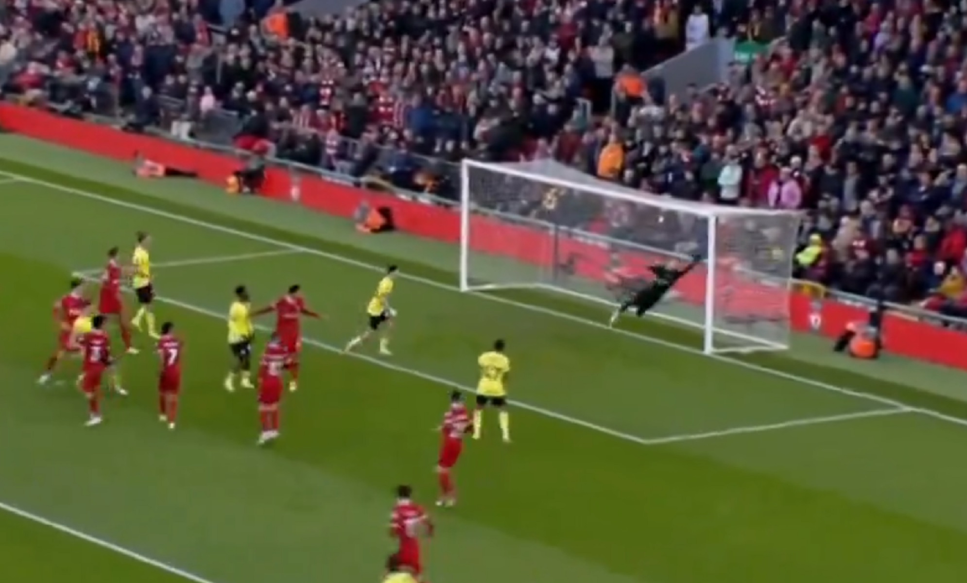 Λίβερπουλ – Μπέρνλι: Ο Ο’Σέι ισοφάρισε στέλνοντας τη μπάλα στις… αράχνες (vid)