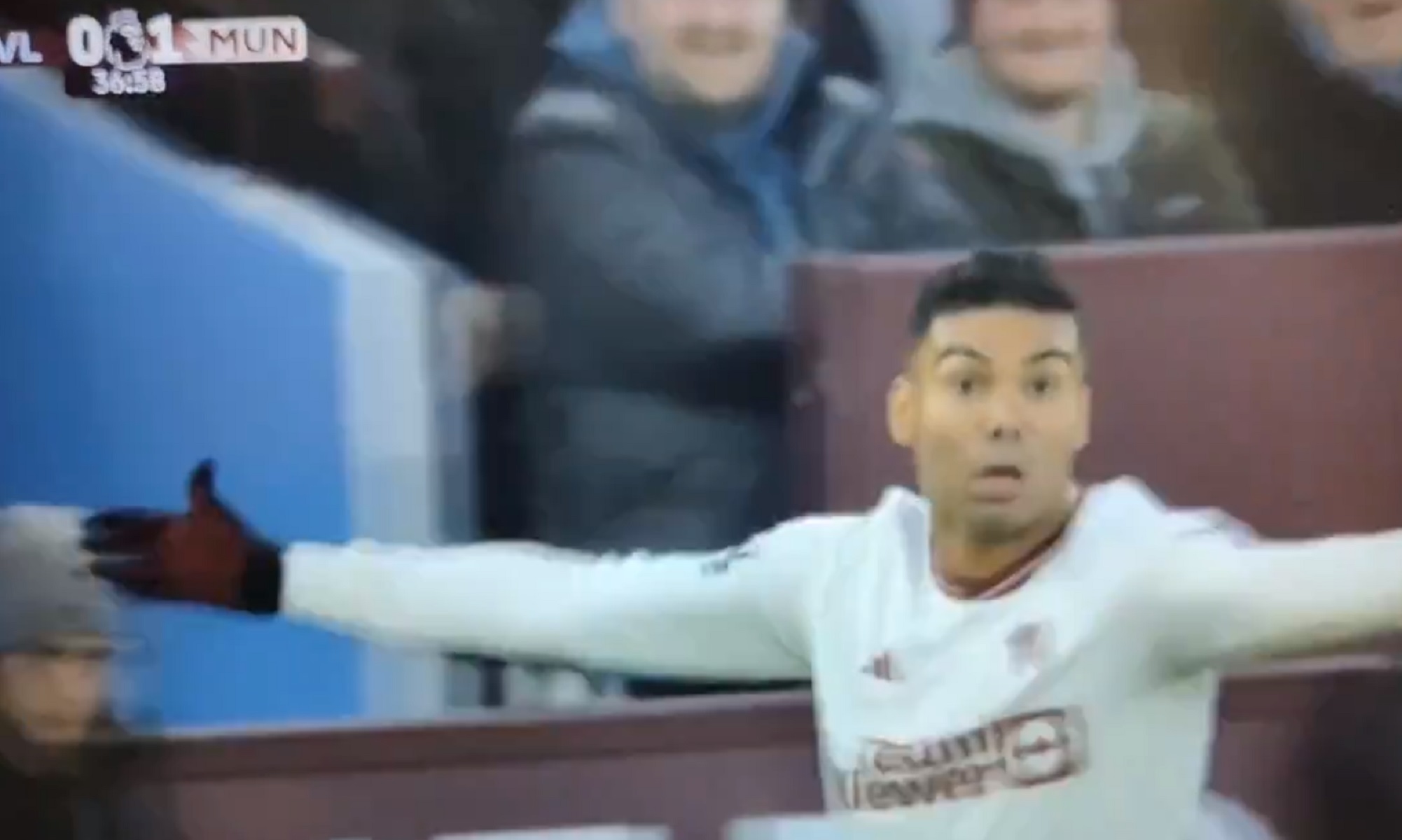 Ο Κασεμίρο πήρε κάρτα για μαρκάρισμα που δεν έκανε ποτέ (vid)