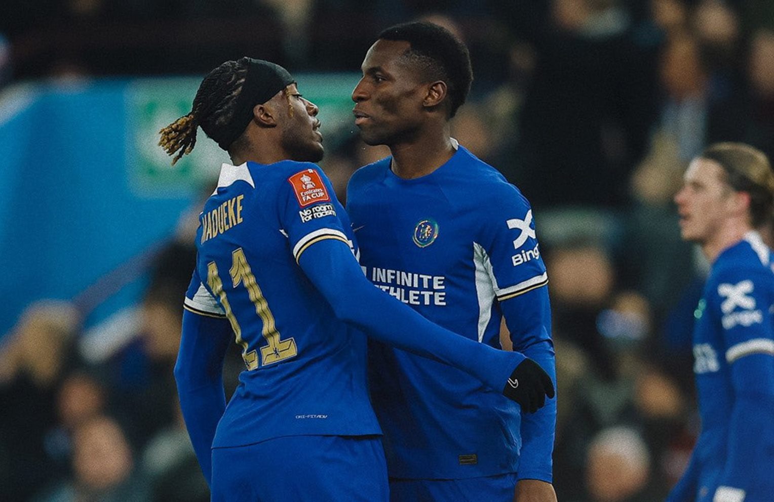 Τα δύσκολα δεν πέρασαν για τη Τσέλσι, αλλά, τουλάχιστον… πέρασε εκείνη! (vids)