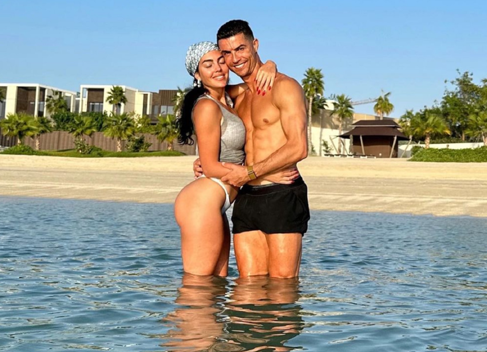 H Χεορχίνα γιόρτασε τα δικά της γενέθλια με το – μικροσκοπικό – μαγιό της στις Μαλδίβες (pics)