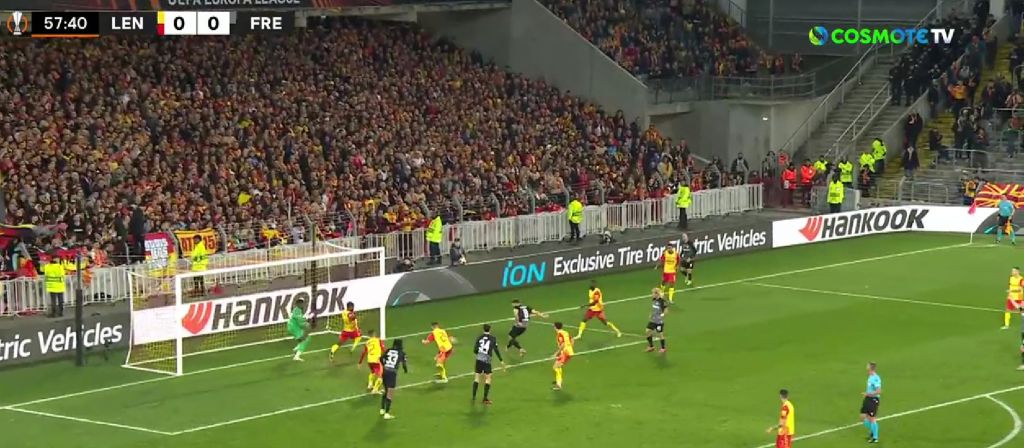 Η επέμβαση της χρονιάς στο Europa League δεν έγινε από τερματοφύλακα, αλλά από αμυντικό της Λανς! (vid)