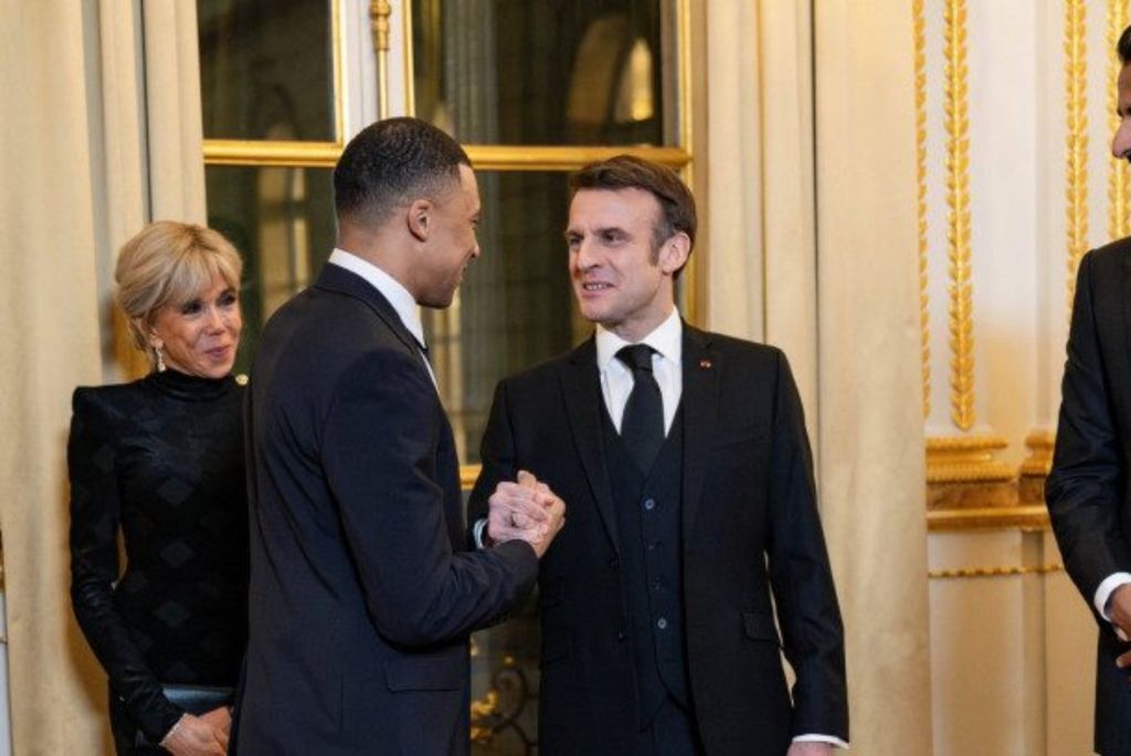 Το σχόλιο του Μακρόν για το μέλλον του Μπαπέ και το Παγκόσμιο Κύπελλο του 2022!