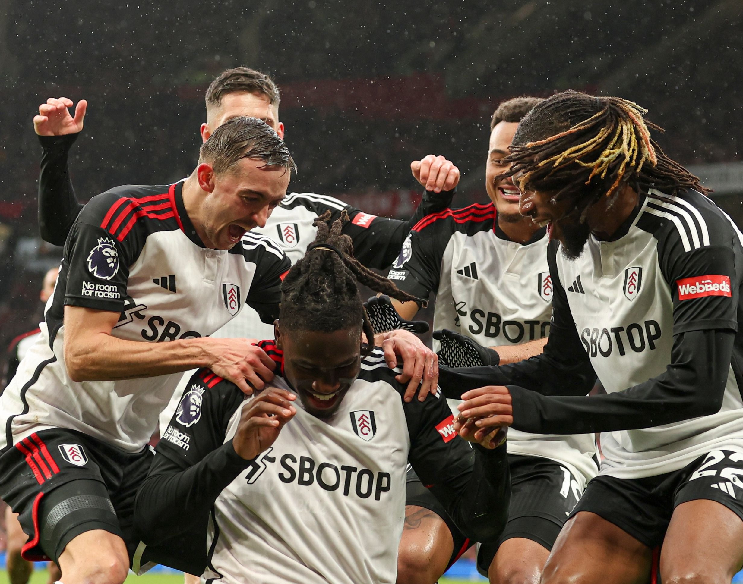 Γιουνάιτεντ… σε ξέρανε στο 97′ – Τρελό γλέντι της Φούλαμ μέσα στο Ολντ Τράφορντ (vid)