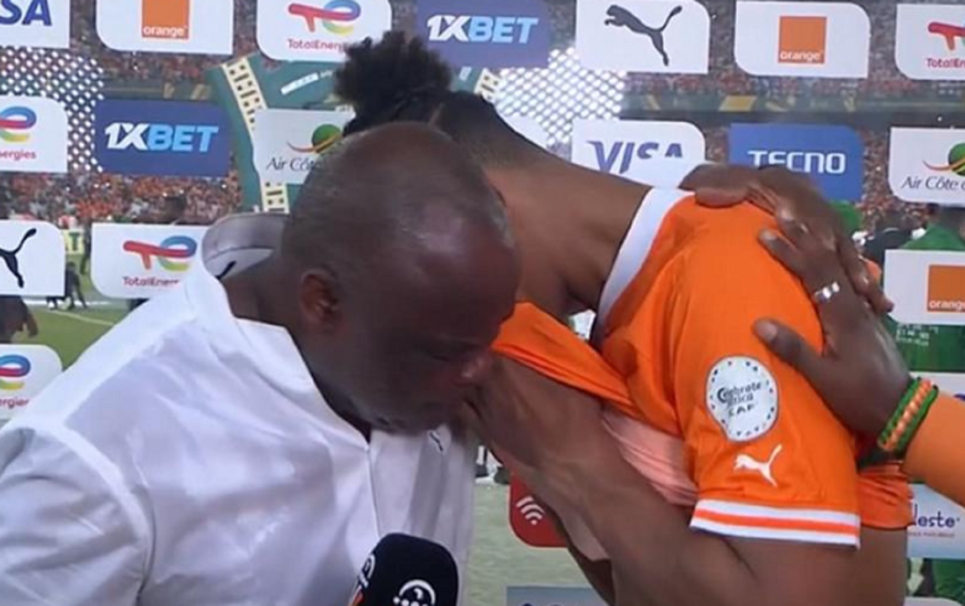 Ανατριχίλα: Ο Σεμπαστιάν Αλέ έβαλε τα κλάματα μετά το γκολ της νίκης στον τελικό