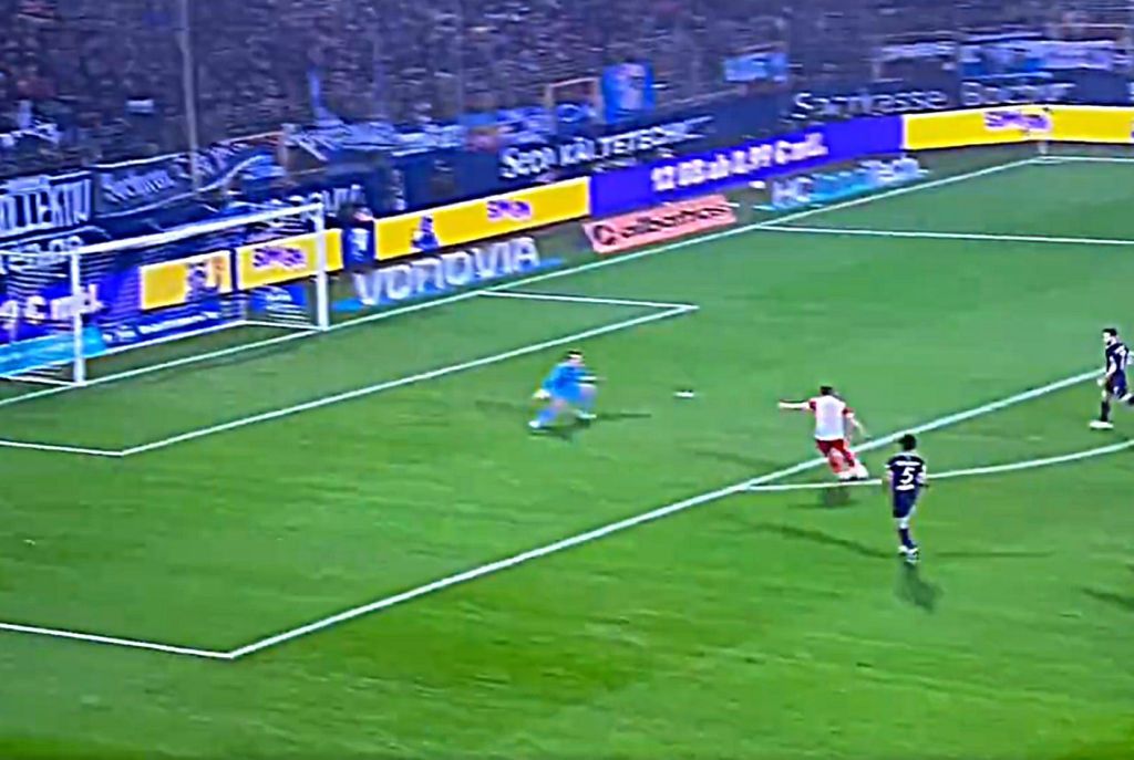 Η απίθανη χαμένη ευκαιρία του Κέιν που «έκοψε τα πόδια» της Μπάγερν! (vid)