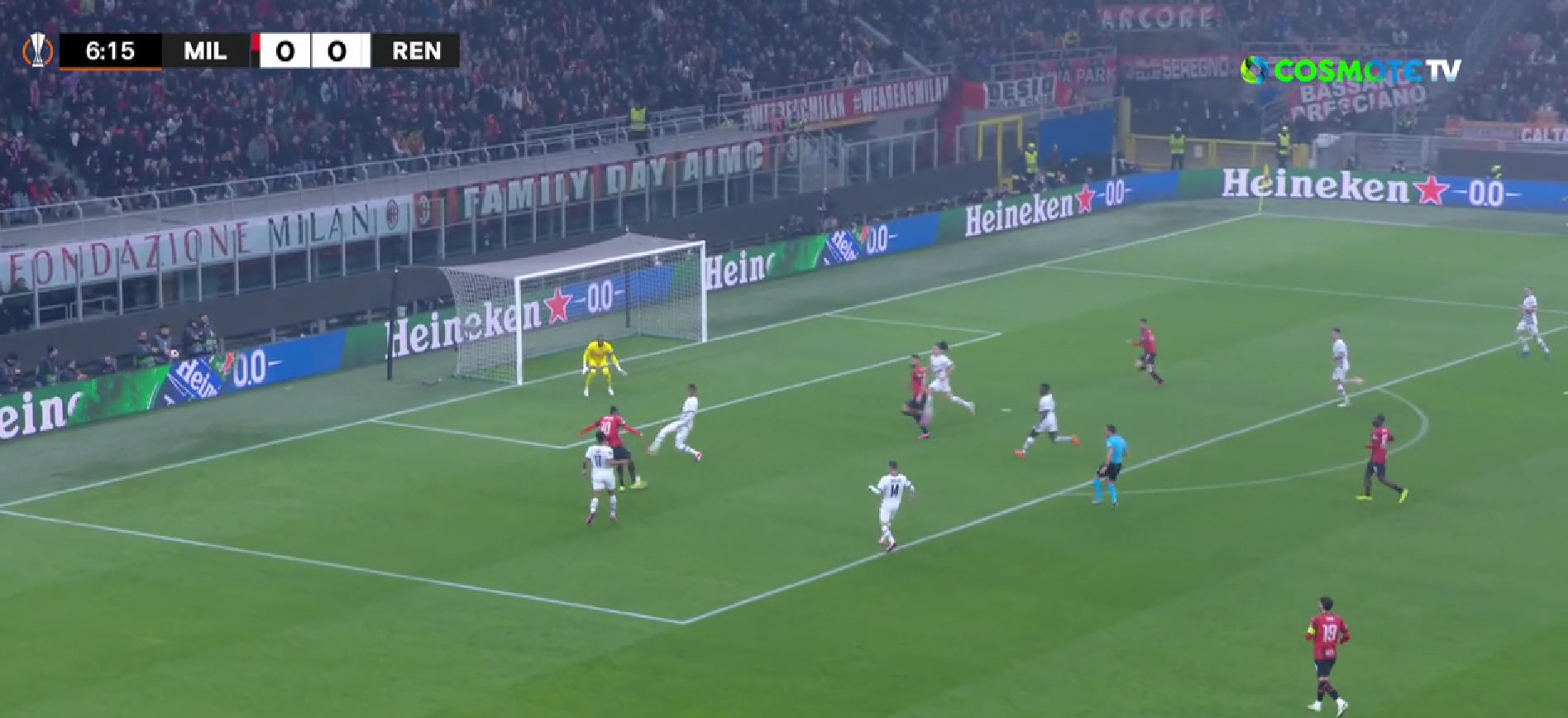 Την «κόλλησε» ο Λεάο, αλλά δεν το… κόλλησε! (vid)