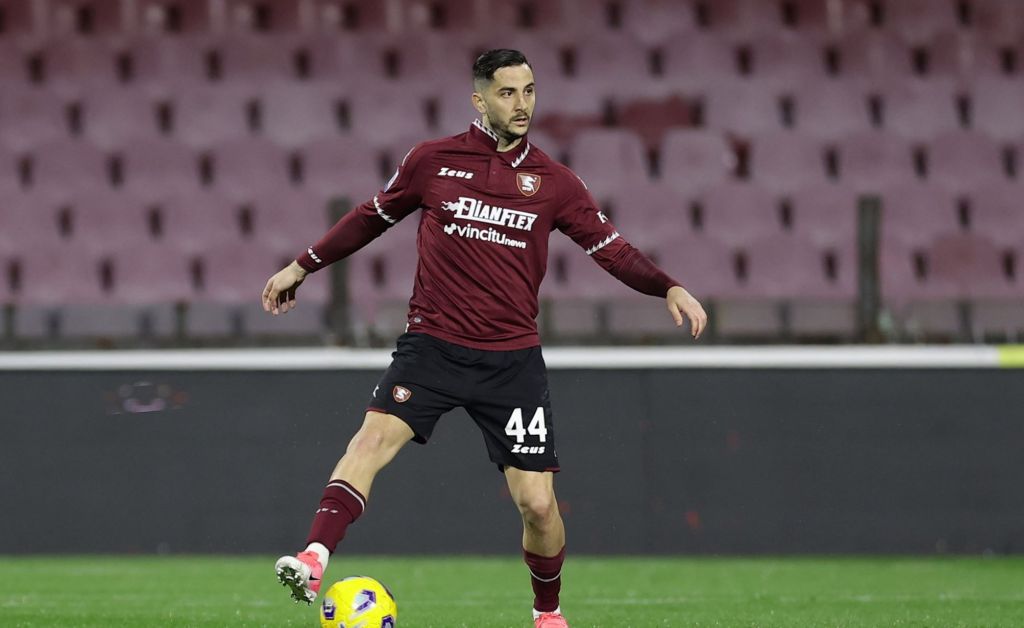 Κώστας Μανωλάς: Ντεμπούταρε με τη Σαλερνιτάνα, τραυματίστηκε και αντικαταστάθηκε