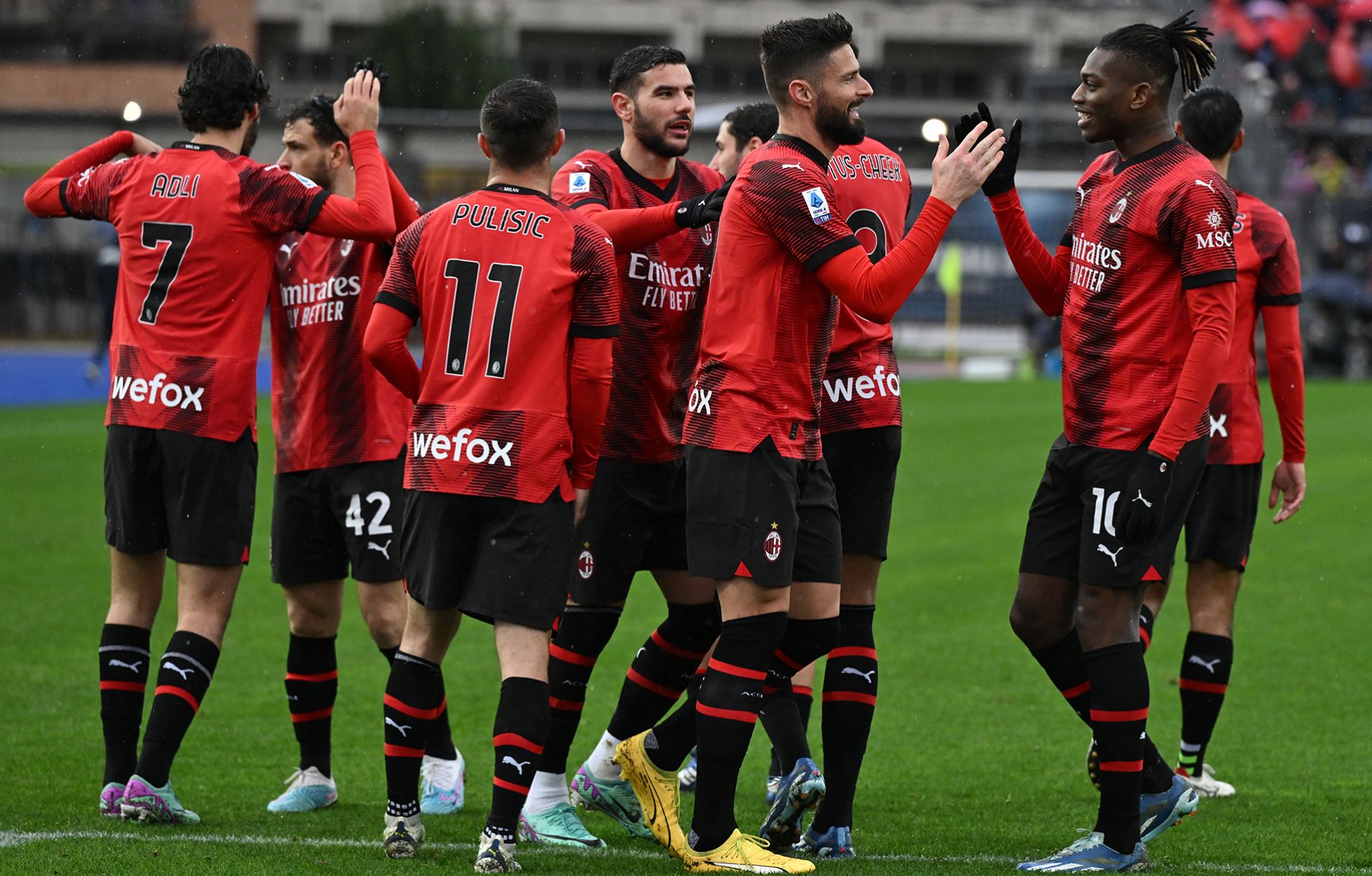 Η Μίλαν… κλαίει για τον Ζιρού, αλλά «κλείνει» τον ηγέτη της άμυνάς της!