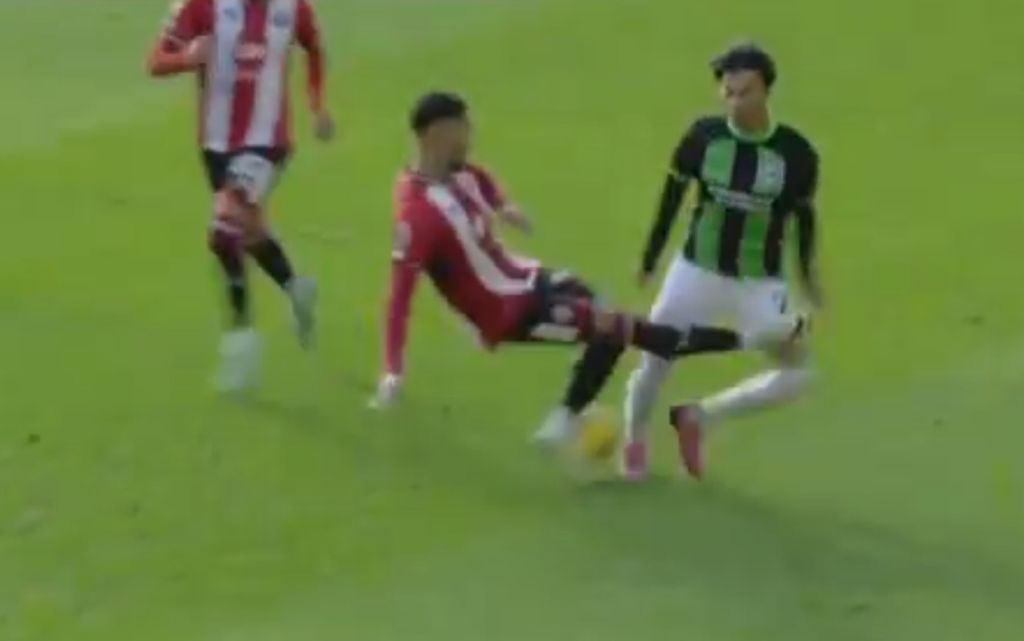 To δολοφονικό τάκλιν του Χόλγκεϊτ πήγε να τελειώσει την καριέρα του Μιτόμα (vid)