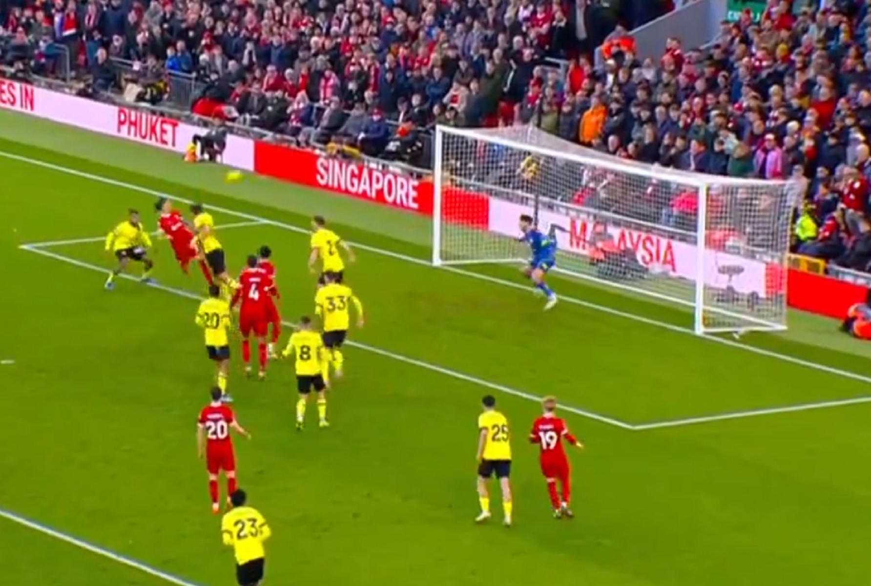 Ο Noύνιες «κλείδωσε» το τρίποντο για τη Λίβερπουλ (vid)