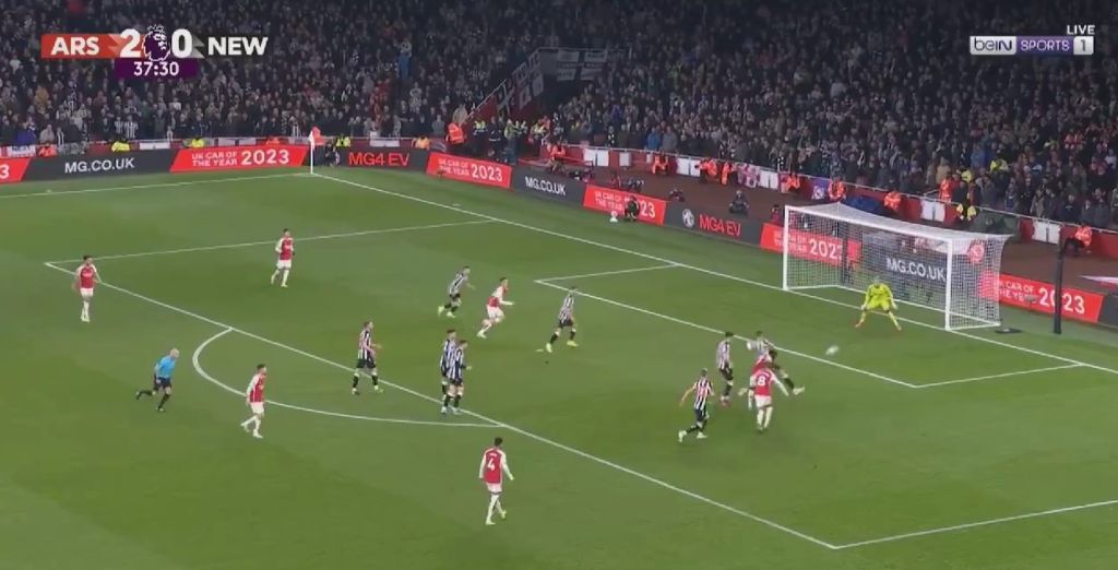 Μαγική ενέργεια από Σάκα: Παραλίγο ΓΚΟΛΑΡΑ, αλλά τον νίκησε ο Κάριους! (vid)