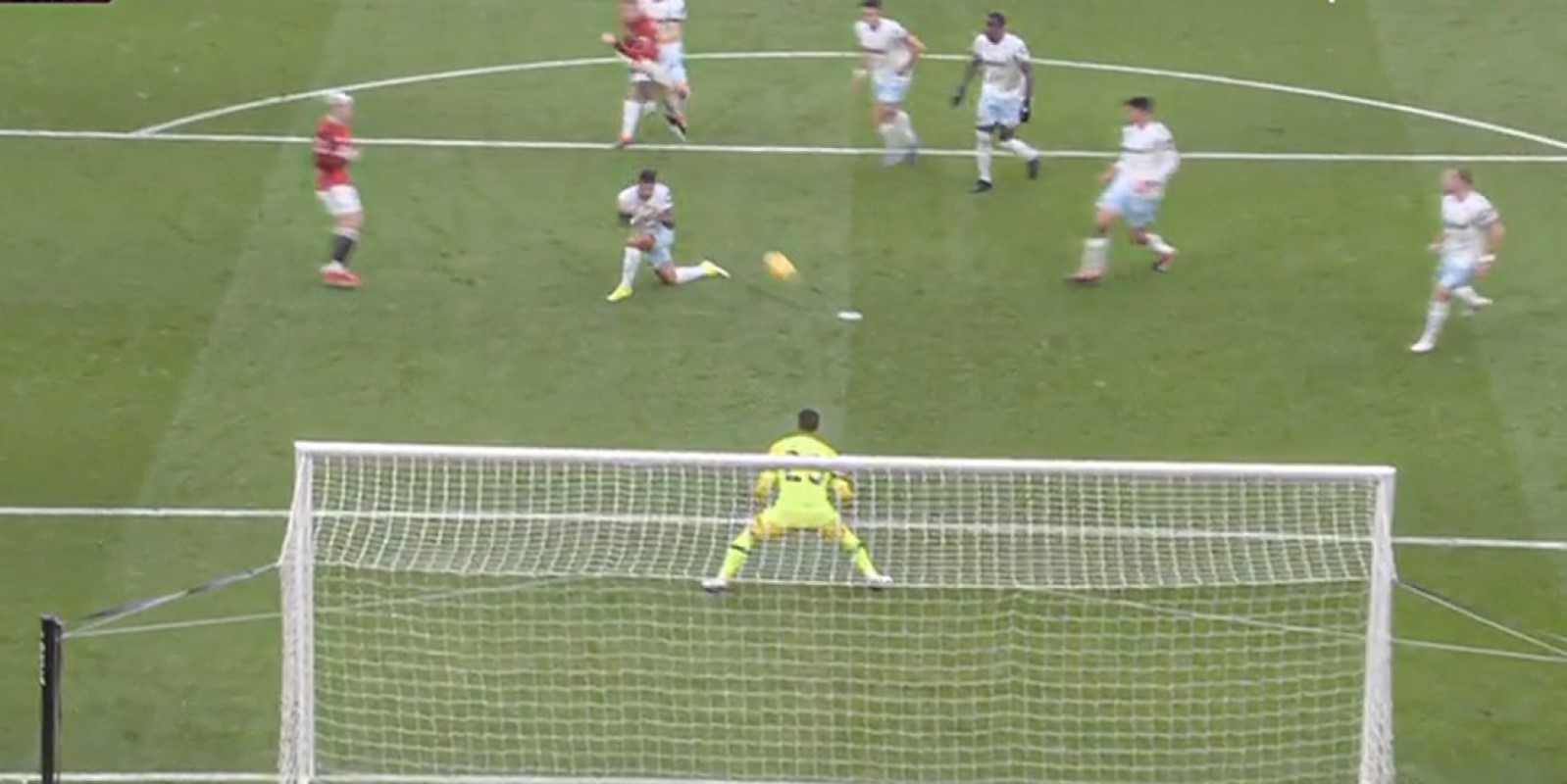 Ράσφορντ, δες πως γίνεται – Ο Χόιλουντ το «κάρφωσε» σαν… γνήσιος επιθετικός (vid)