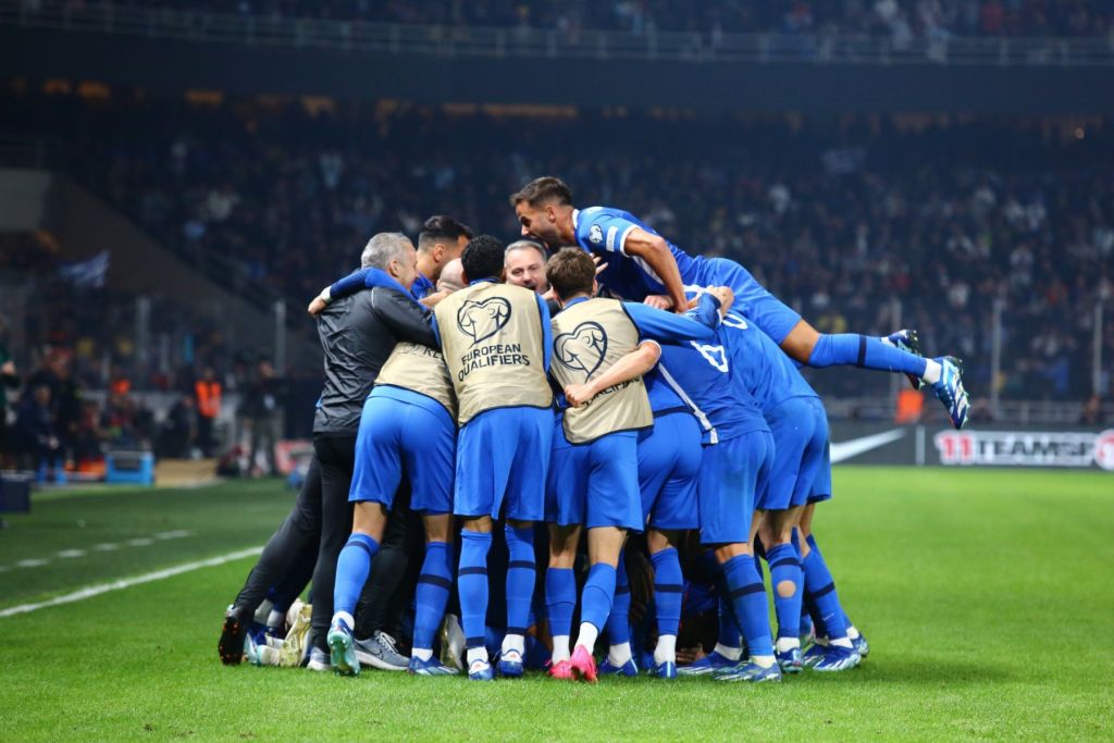 Εθνική Ελλάδος: «Γαλανόλευκο» γλέντι μετά την πεντάρα! (pics)