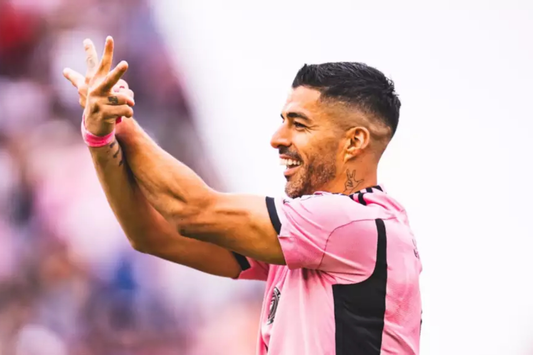 Νέο look ο Λουίς Σουάρες με μαλλί… πλατίνα (pic)