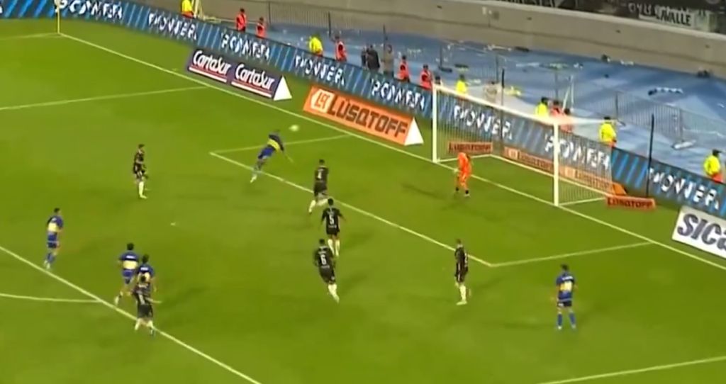 O 37χρονος Καβάνι σκοράρει με ανάποδο ψαλιδάκι (vid)