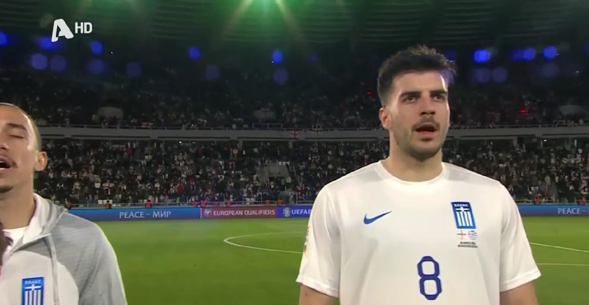 Εθνική υπερηφάνεια: Οι Διεθνείς τραγουδούσαν τον Εθνικό Ύμνο παρά τις αποδοκιμασίες 55.000 Γεωργιανών! (vids)