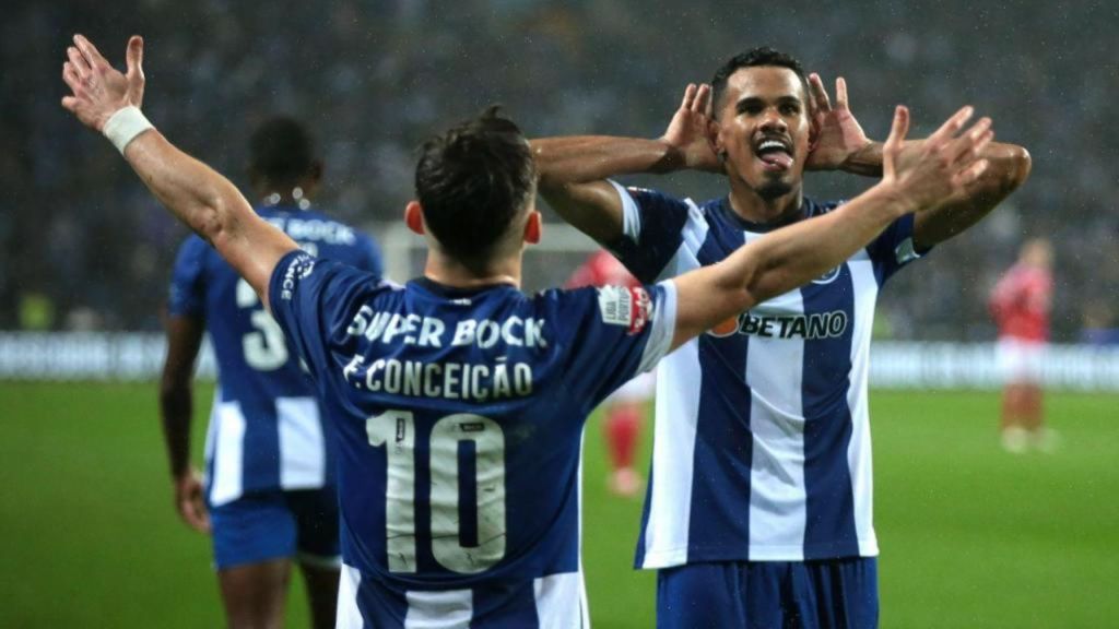 Οι «Δράκοι» της Πόρτο διέλυσαν με 5αρα την Μπενφίκα (vid)