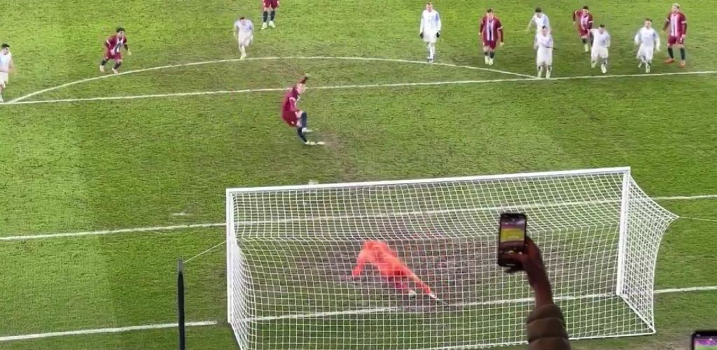 Ένιωσε… Έλληνας πιο πολύ από κάθε άλλη φορά ο Χάαλαντ με αυτό το πέναλτι! (vid)