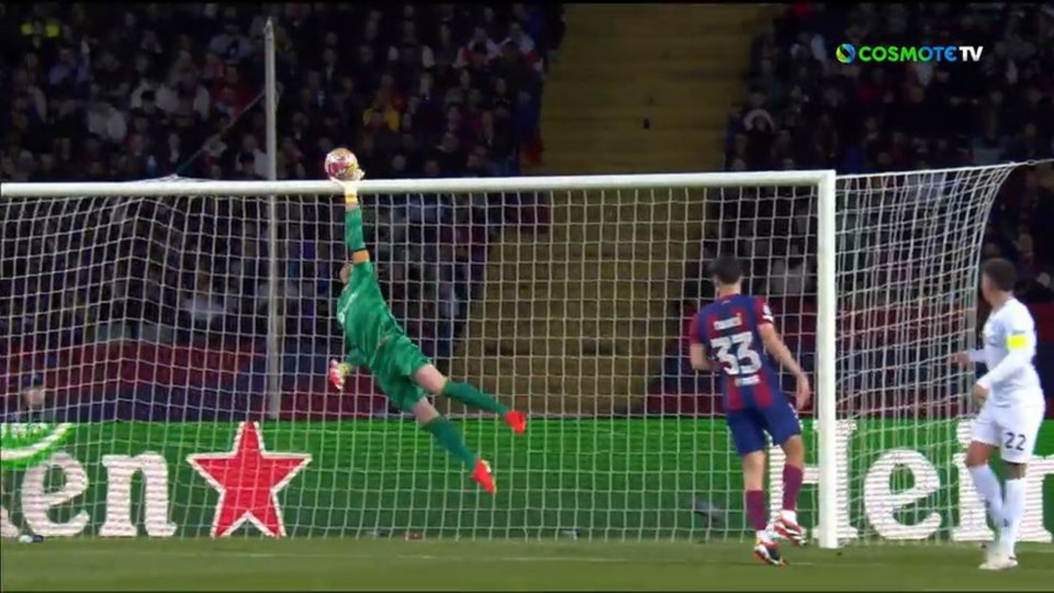 Ο Τερ Στέγκεν έκανε την επέμβαση της βραδιάς κόντρα στη Νάπολι! (vid)